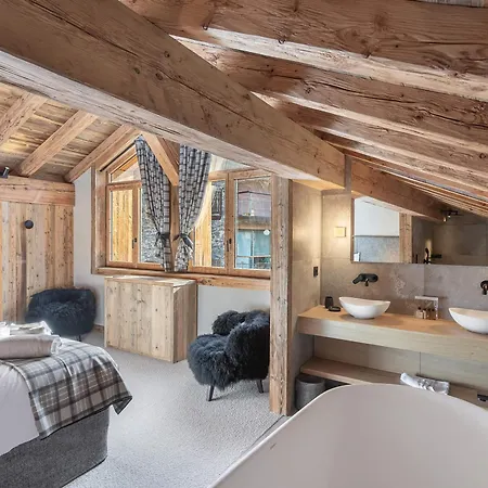 Chalet Renove Avec Piscine, Sauna Et Hammam Pour 14 Personnes A