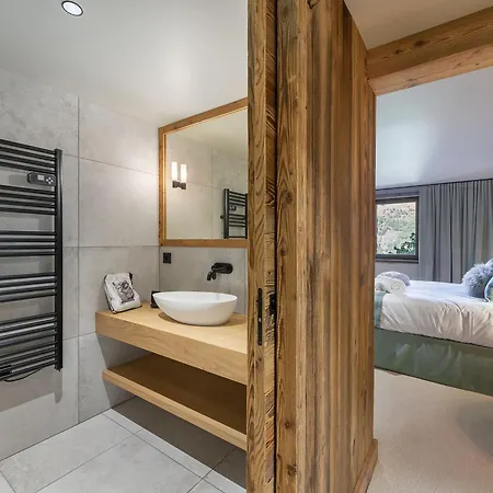 Chalet Renove Avec Piscine, Sauna Et Hammam Pour 14 Personnes A *